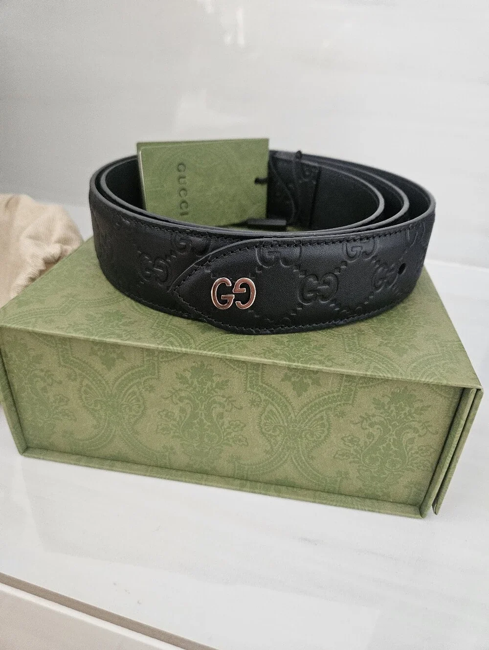 Gucci Signature Mens Belt With Embossed GG Logo Leather Size 115 US Mens 42 NWT